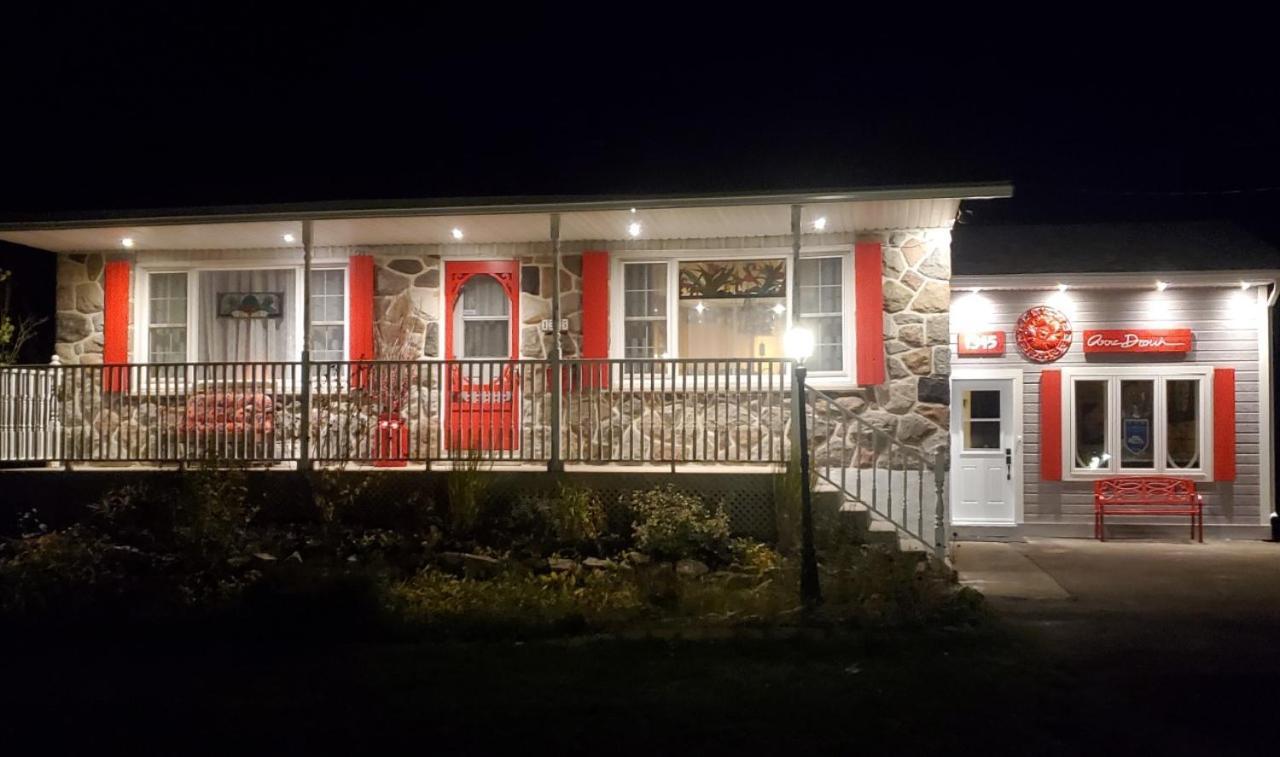 Atelier Galerie Anne Drouin Peinture & Pension Sainte-Julie Exterior foto